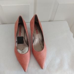 Stunning /Nine West Kitten Heels